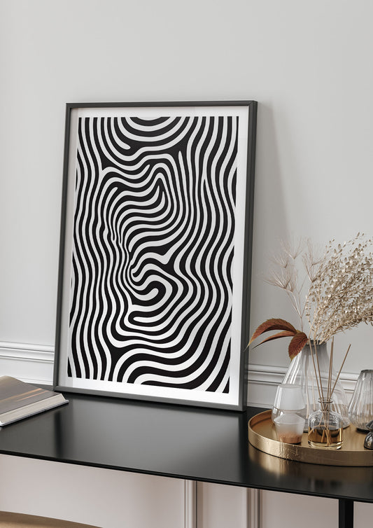 Geometric Form Defying Perception in Black and White
